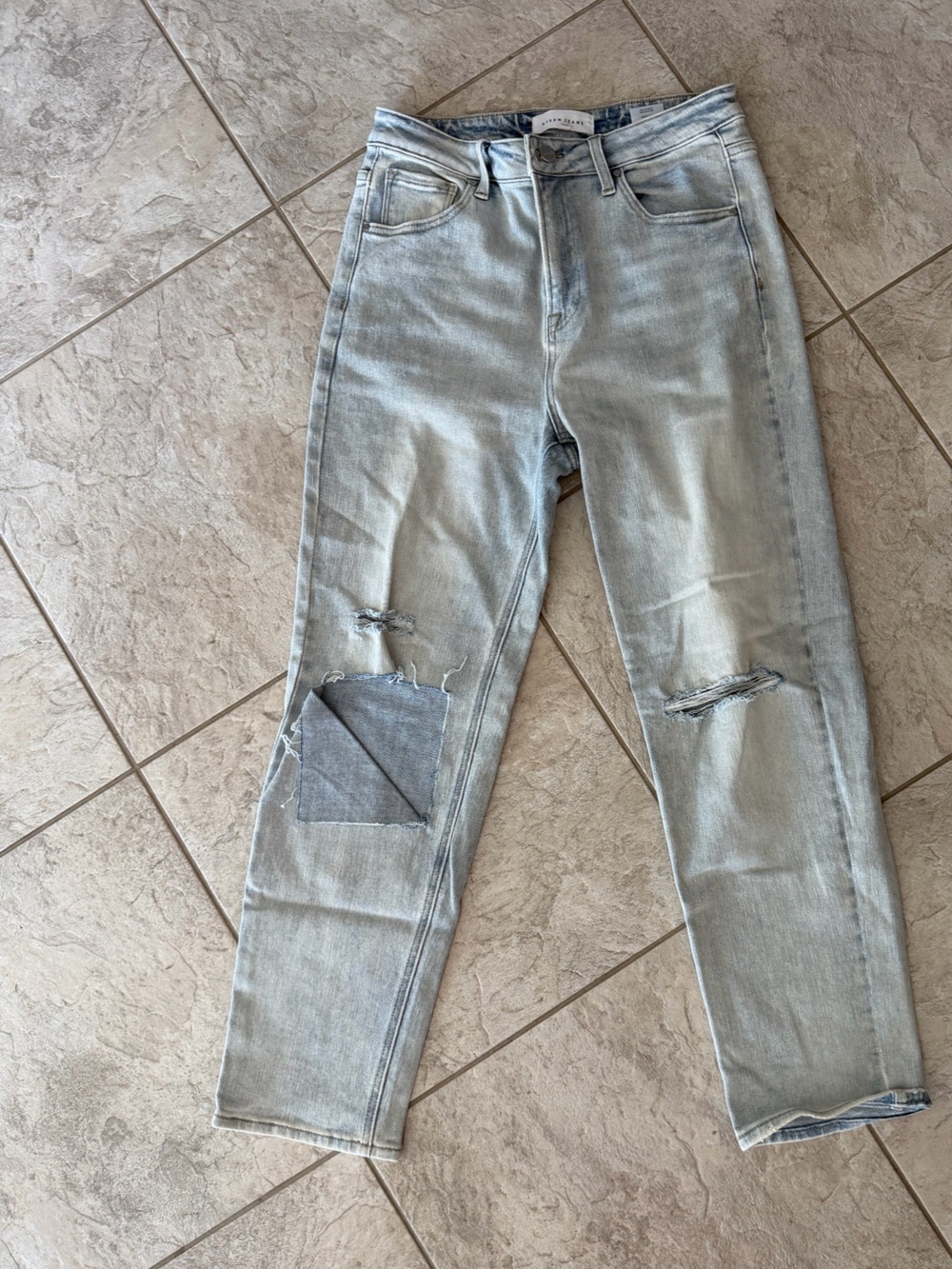 Risen Distressed Light Jeans Size 9 Straight Leg